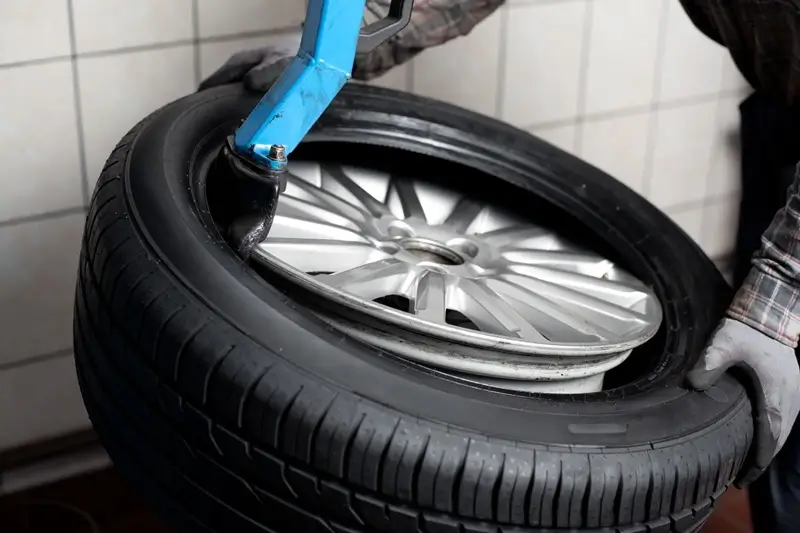mobile tyre fitting and wheel balancing service dubai